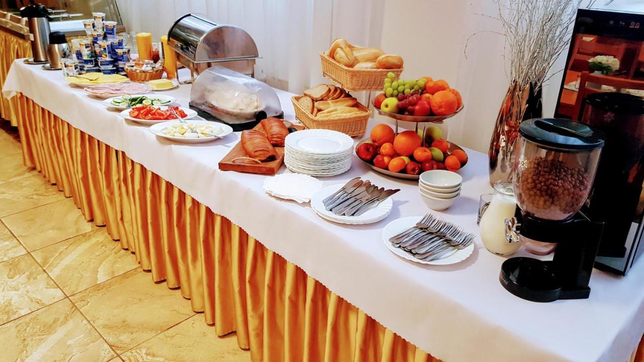 Agrohotel Tri Brezy Hrustin 외부 사진
