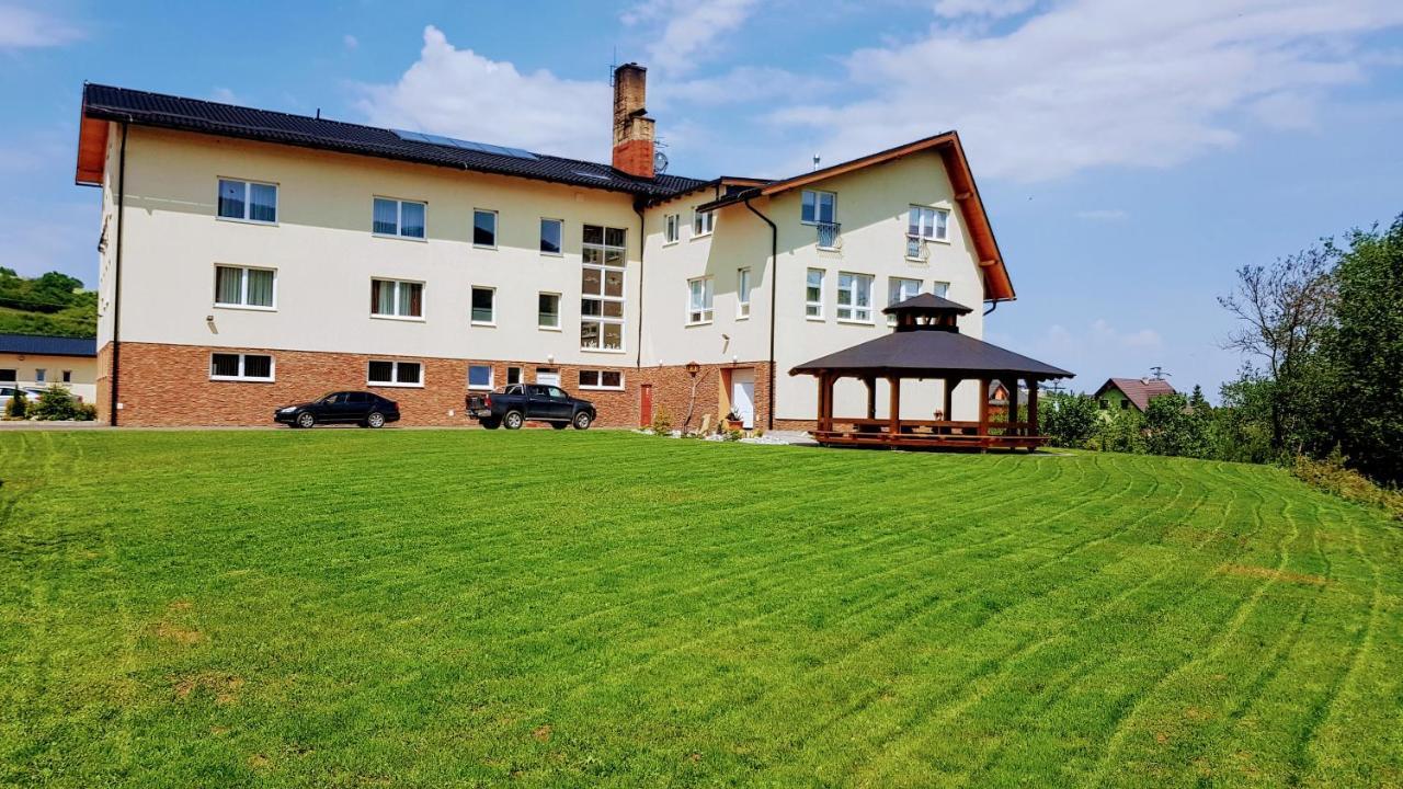Agrohotel Tri Brezy Hrustin 외부 사진