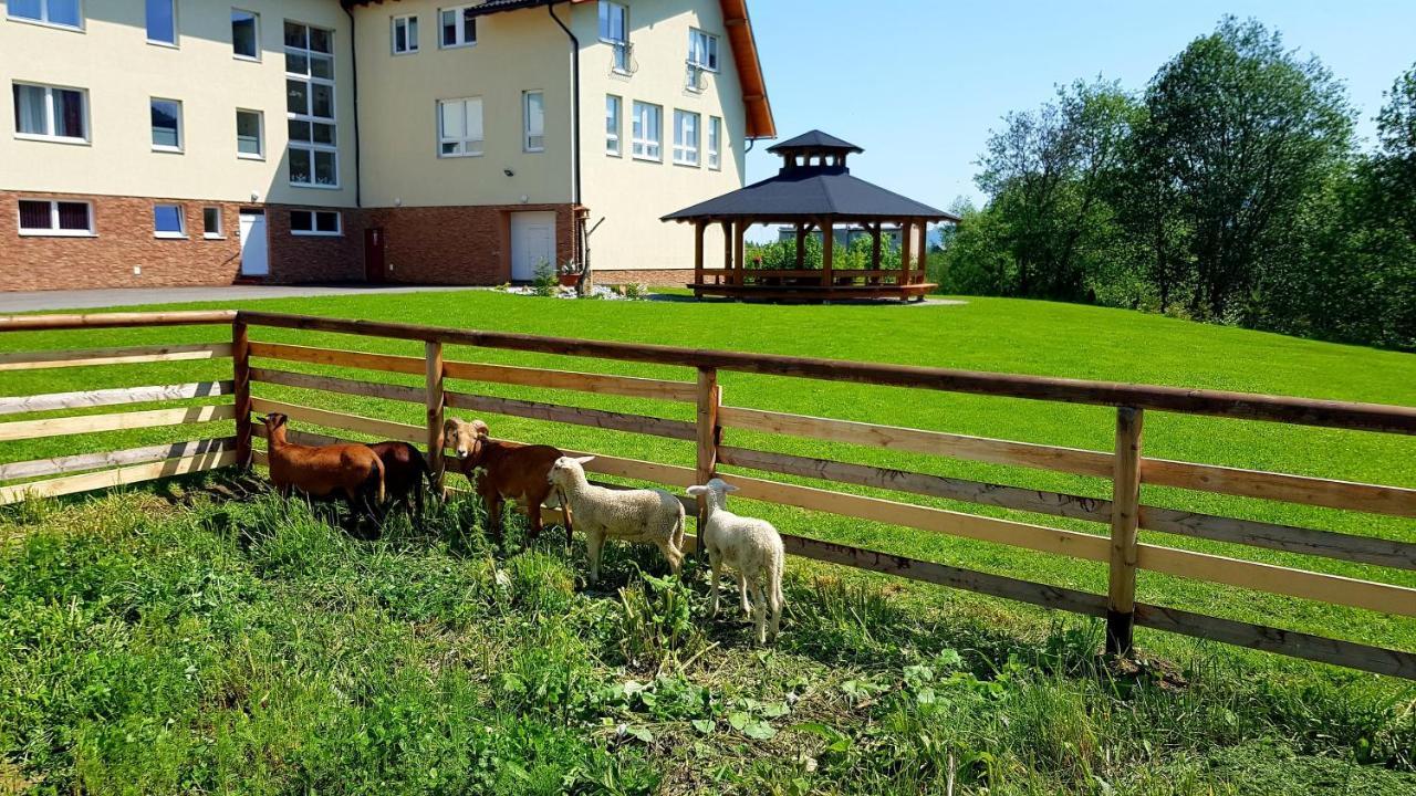 Agrohotel Tri Brezy Hrustin 외부 사진