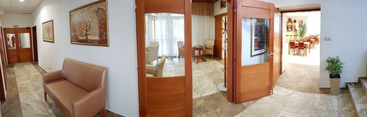 Agrohotel Tri Brezy Hrustin 외부 사진