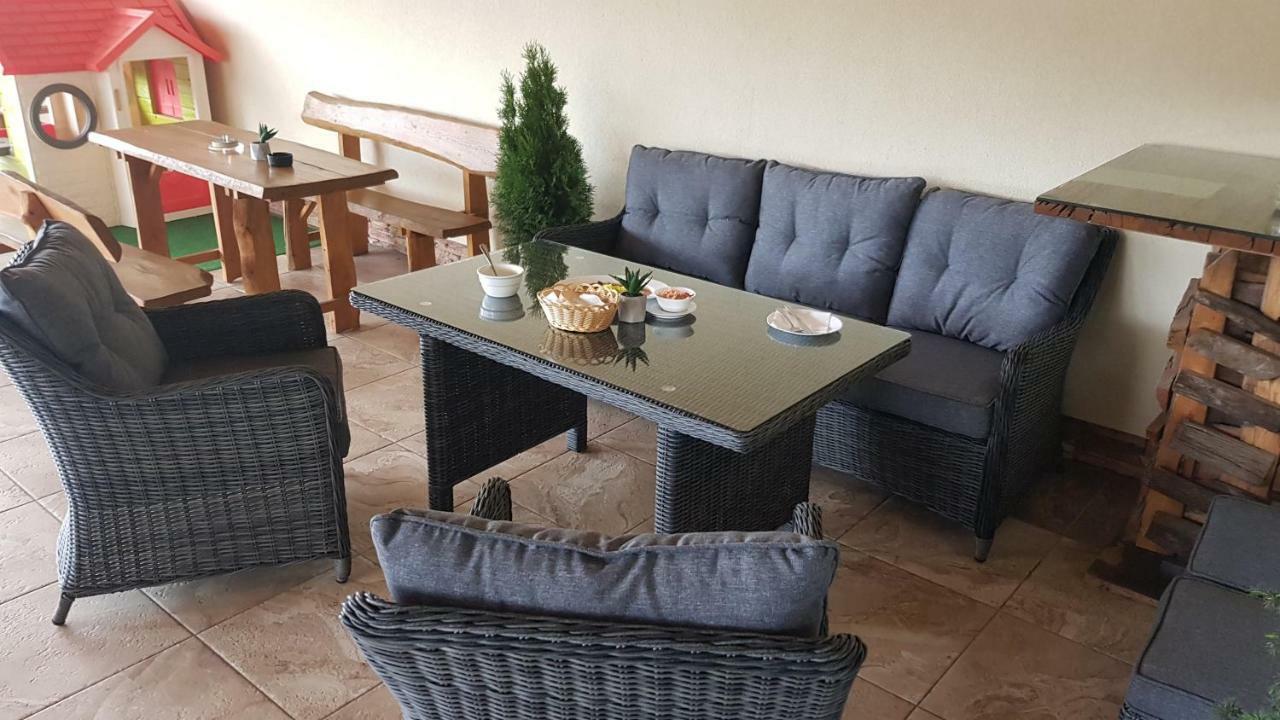 Agrohotel Tri Brezy Hrustin 외부 사진