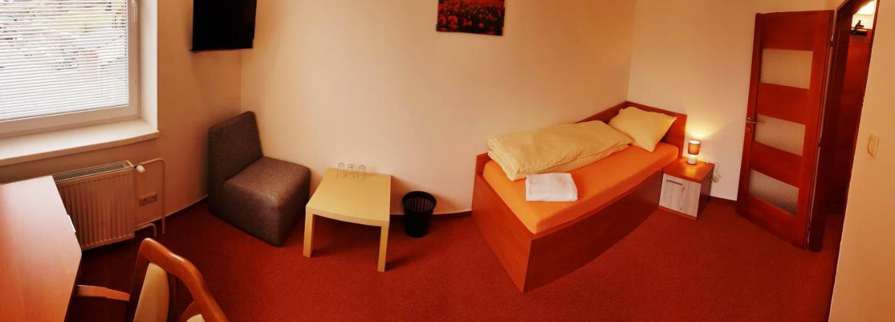 Agrohotel Tri Brezy Hrustin 외부 사진