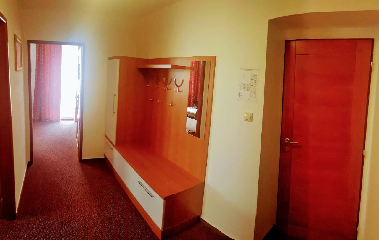 Agrohotel Tri Brezy Hrustin 외부 사진