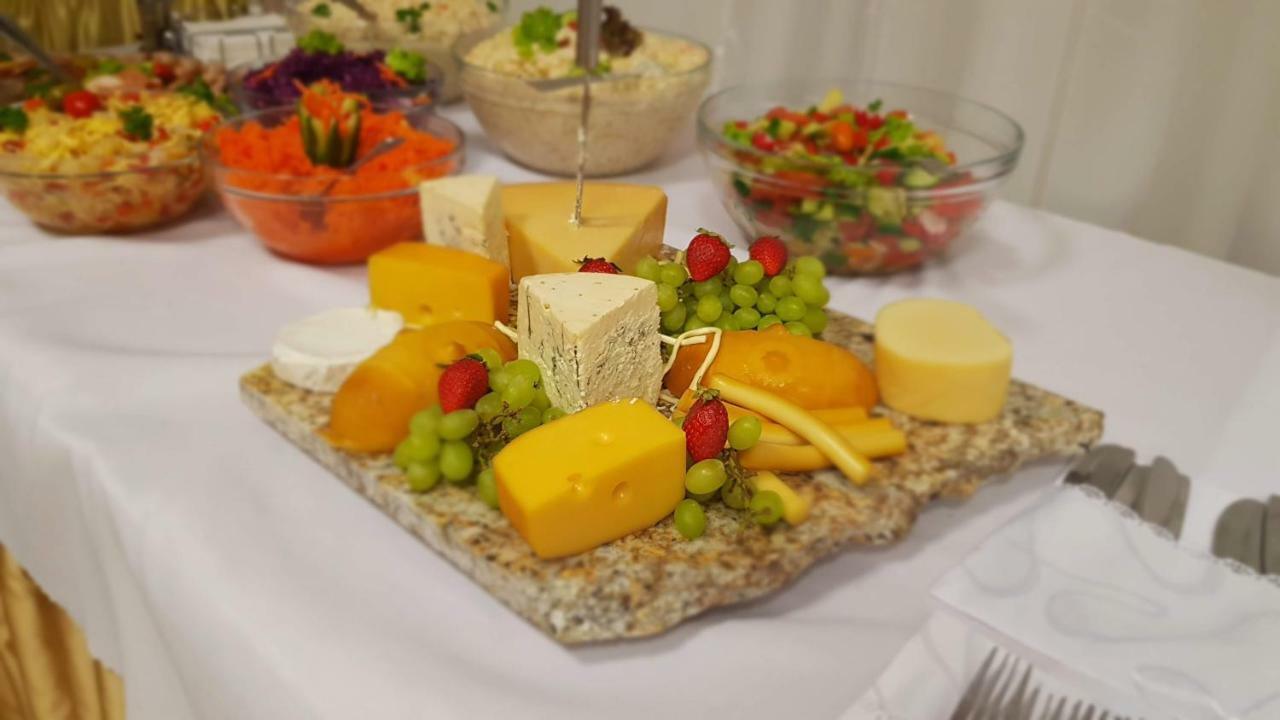 Agrohotel Tri Brezy Hrustin 외부 사진