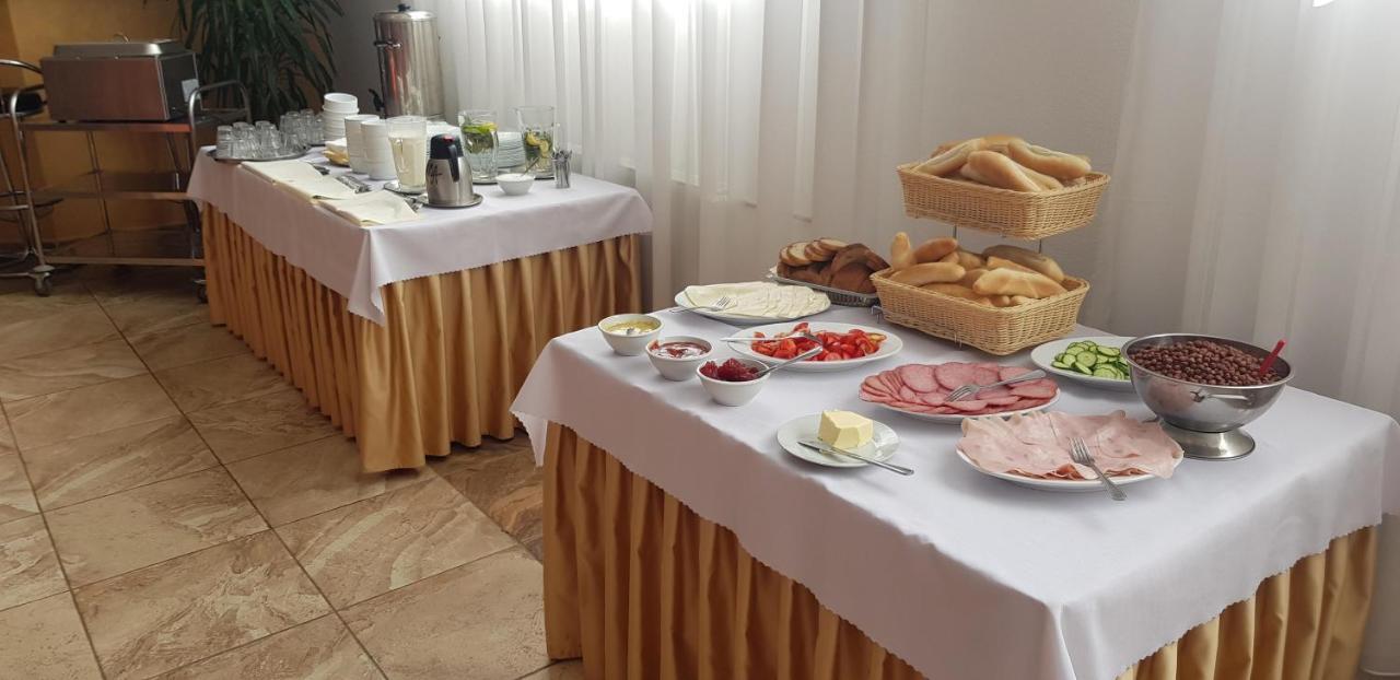 Agrohotel Tri Brezy Hrustin 외부 사진