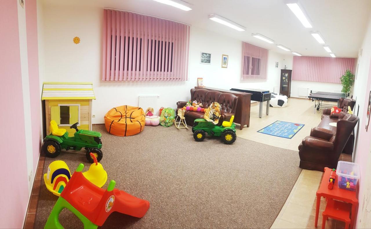 Agrohotel Tri Brezy Hrustin 외부 사진