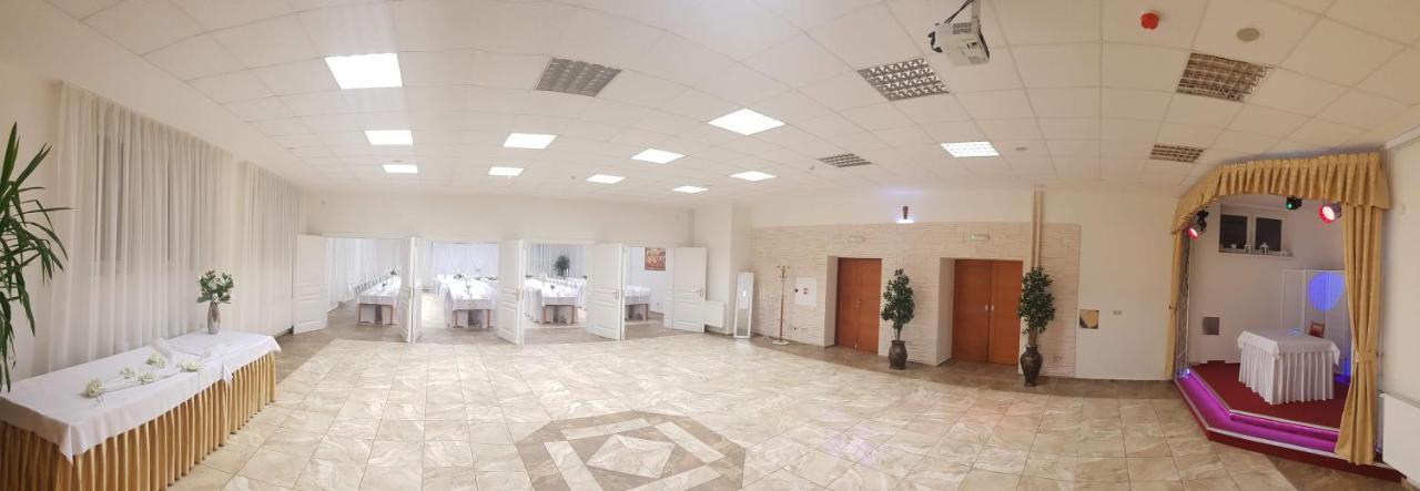 Agrohotel Tri Brezy Hrustin 외부 사진