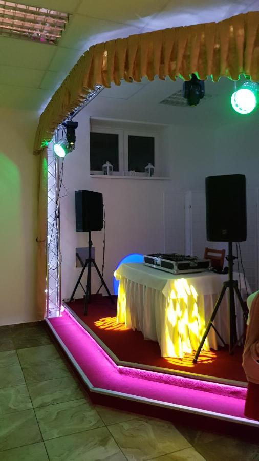 Agrohotel Tri Brezy Hrustin 외부 사진